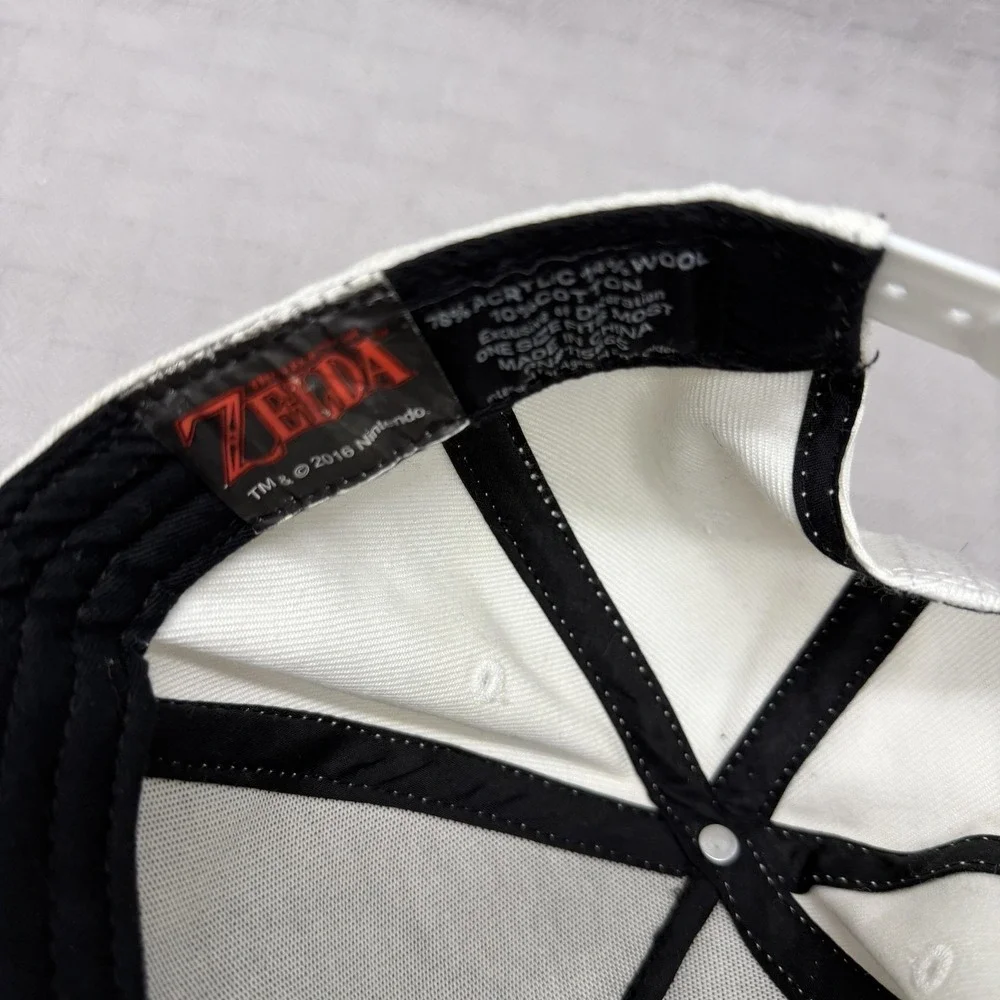 Zelda Hat Cap Snap Back Mens One‎ Size White Link Graphic Adjustable Nintendo